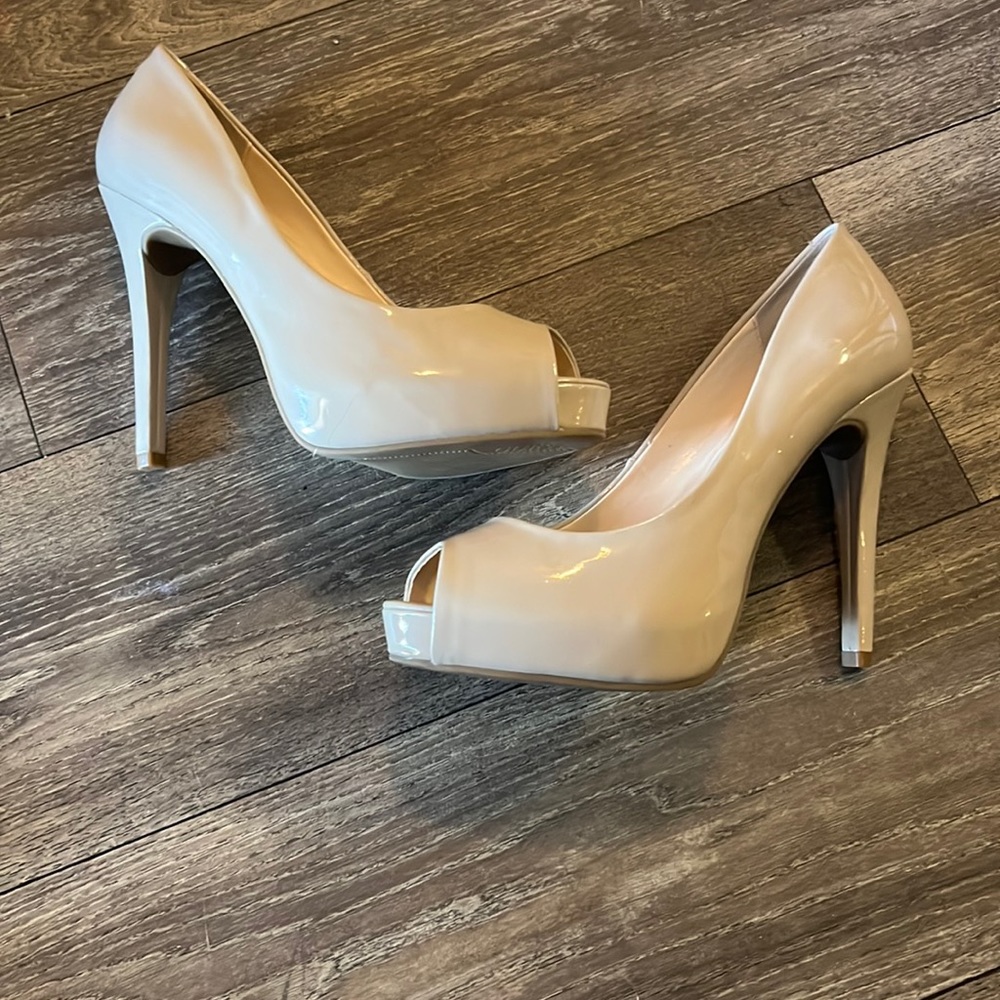 Guess New Nude Peep Toe heels